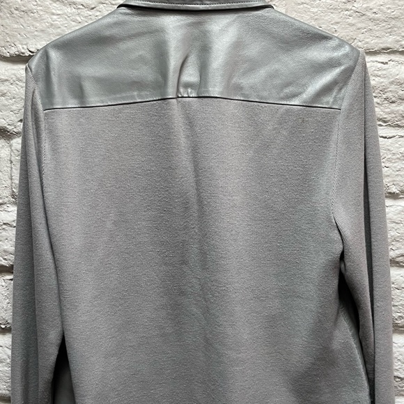 Woman’s Nygard Silver Jacket with beads and sweater sleeves Size Large - Picture 3 of 5